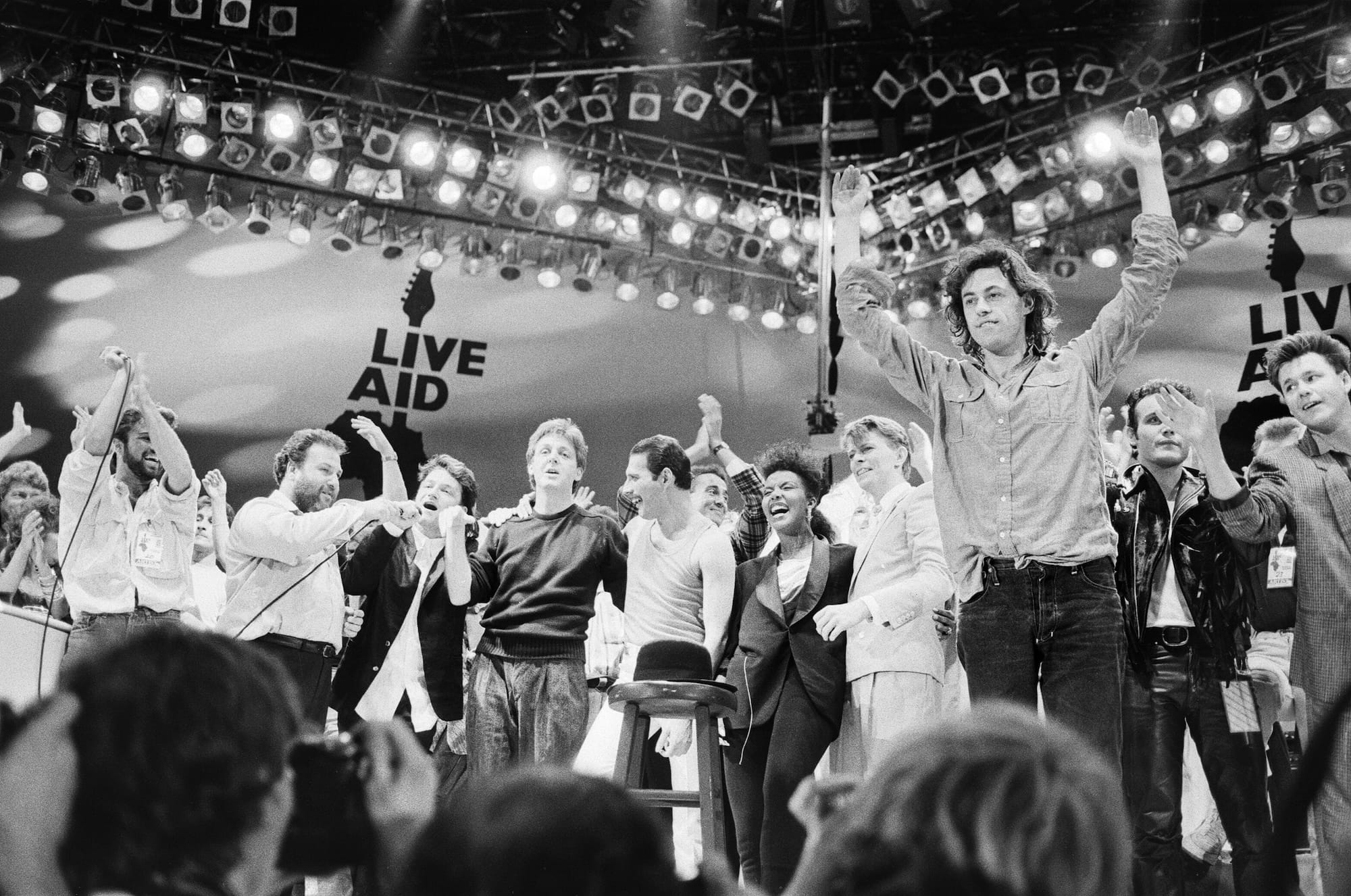 Bob Geldof, David Bowie, Freddie Murcury, and other Live Aid musicians onstage